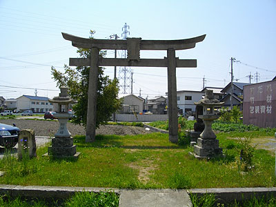 1torii.jpg